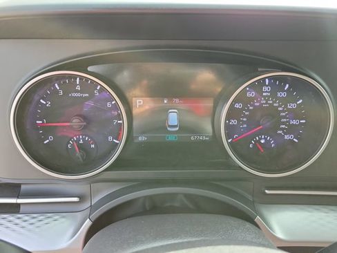 Used 2022 Kia Carnival LX FWD image 35