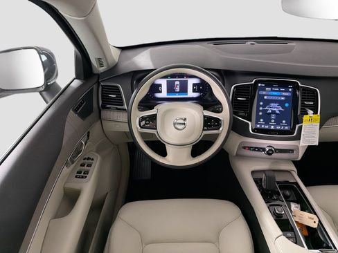 Certified 2024 Volvo XC90 B5 Plus w/ Protection Package AWD/4WD image 22
