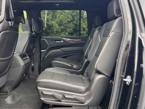 Used 2021 Cadillac Escalade ESV Premium Luxury AWD/4WD image 15