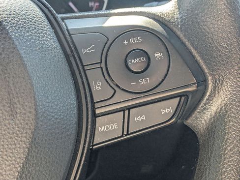 Used 2024 Toyota RAV4 XLE FWD image 18