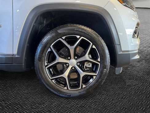 Used 2024 Jeep Compass Limited image 11