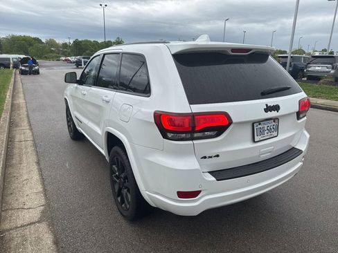 Used 2021 Jeep Grand Cherokee Laredo X AWD/4WD image 4