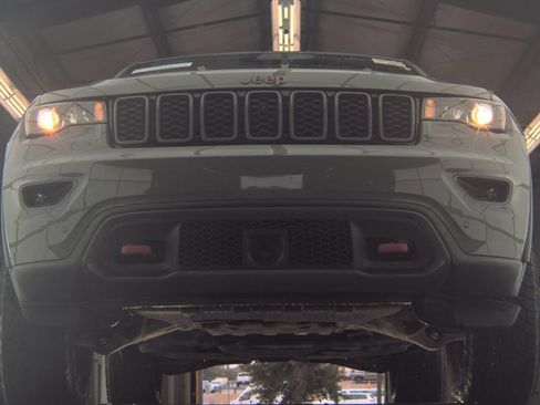 Used 2021 Jeep Grand Cherokee Trailhawk image 3