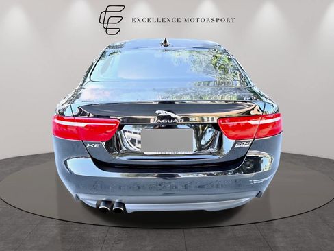 Used 2017 Jaguar XE Premium image 4