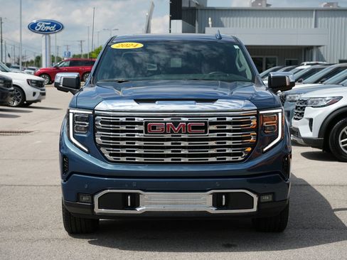 Used 2024 GMC Sierra 1500 Denali w/ Denali Reserve Package AWD/4WD image 2