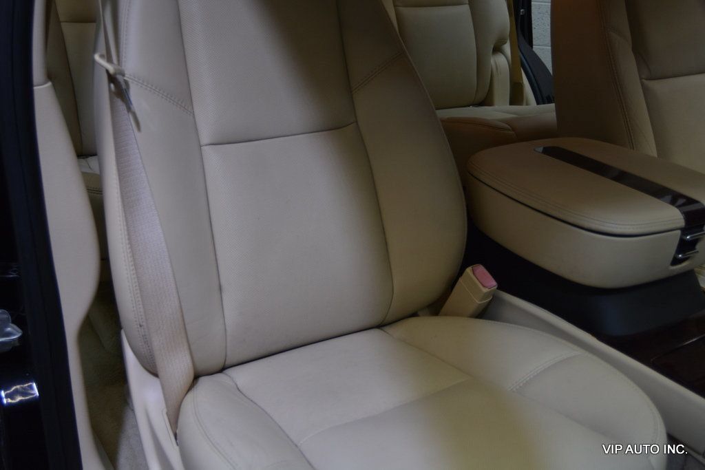 Used 2007 Cadillac Escalade AWD w/ Climate Package image 16