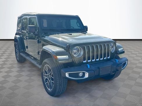 Used 2023 Jeep Wrangler Unlimited Sahara w/ Cold Weather Group AWD/4WD image 4