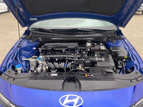 Used 2025 Hyundai Elantra SEL image 32