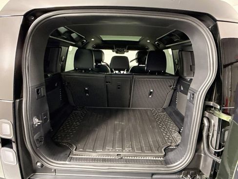New 2026 Land Rover Defender 110 X-Dynamic SE AWD/4WD image 28