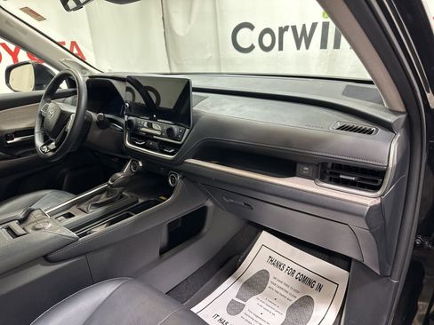 Used 2024 Toyota Grand Highlander Limited image 10