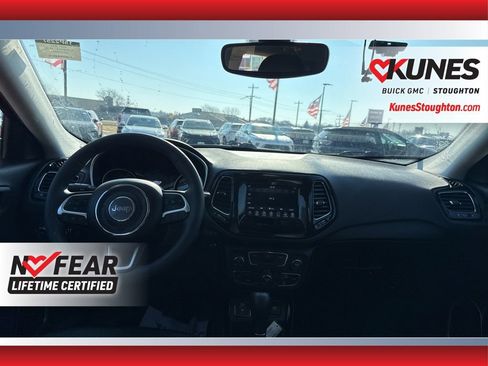 Used 2021 Jeep Compass Altitude image 42