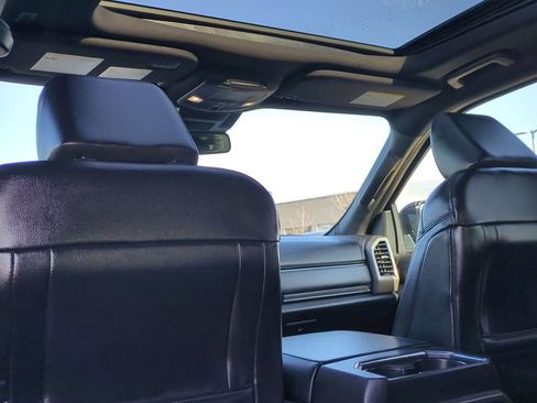 Used 2021 Ford Expedition Max XLT image 18