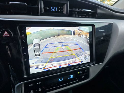 Used 2017 Toyota Corolla SE image 8