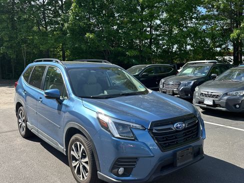Used 2023 Subaru Forester Limited AWD/4WD image 3