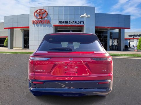 Used 2025 Toyota Crown Signia AWD/4WD image 7
