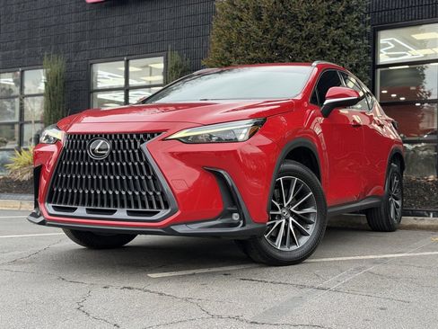 Used 2023 Lexus NX 250 FWD image 2