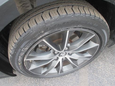 Used 2017 Toyota Camry XSE image 10