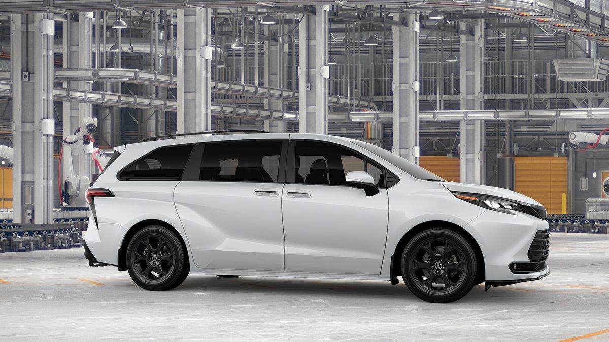 New 2026 Toyota Sienna XLE Woodland Edition AWD/4WD image 13
