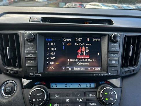 Used 2016 Toyota RAV4 SE image 21