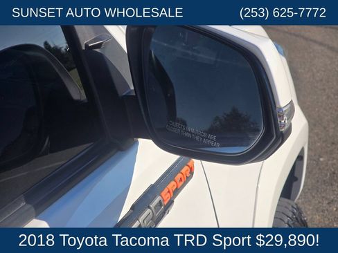 Used 2018 Toyota Tacoma TRD Sport AWD/4WD image 22