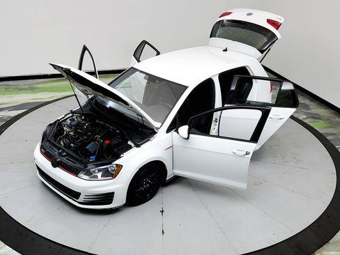 Used 2017 Volkswagen GTI S FWD image 34