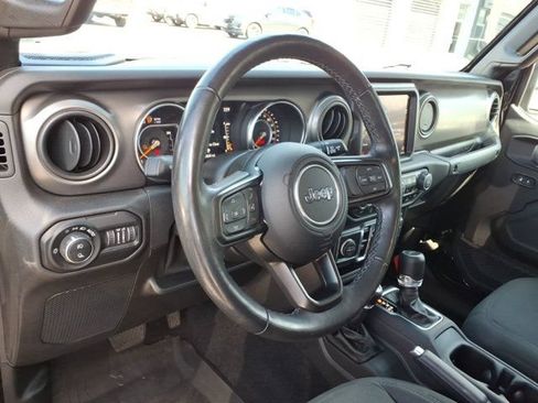 Used 2021 Jeep Gladiator Sport AWD/4WD image 7