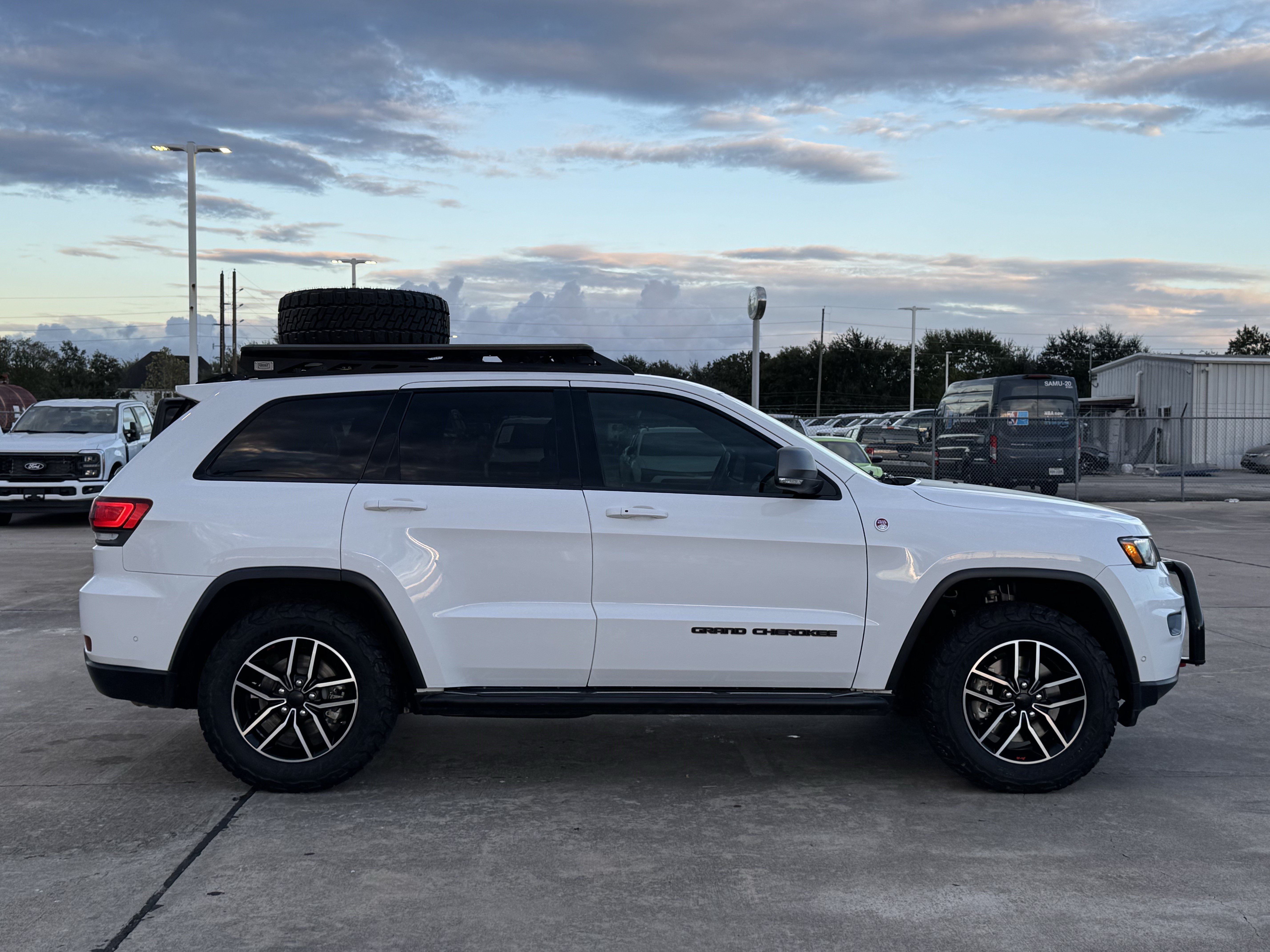 Used 2021 Jeep Grand Cherokee Trailhawk w/ Trailhawk Luxury Group AWD/4WD image 6