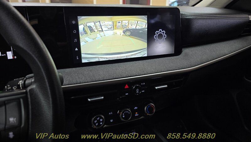 Used 2025 Nissan Kicks SV FWD image 19