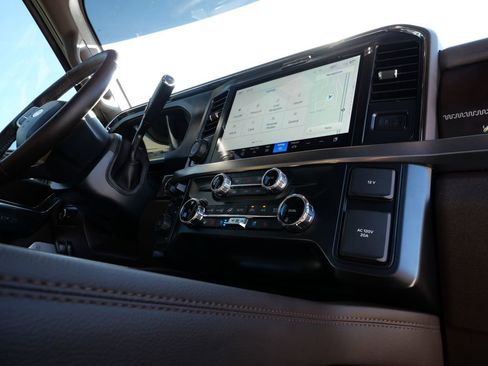 Used 2025 Ford F450 King Ranch w/ Chrome Package image 19