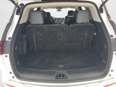 Used 2019 Buick Enclave Essence FWD image 17