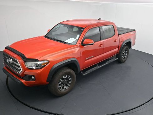 Used 2016 Toyota Tacoma TRD Off-Road w/ Towing Package AWD/4WD image 12