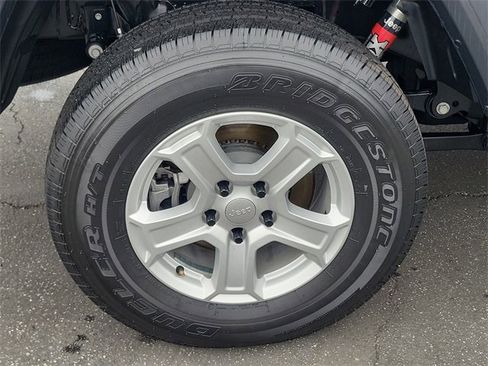 Certified 2021 Jeep Gladiator Sport image 6