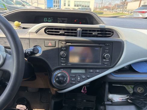 Used 2012 Toyota Prius C Three image 18