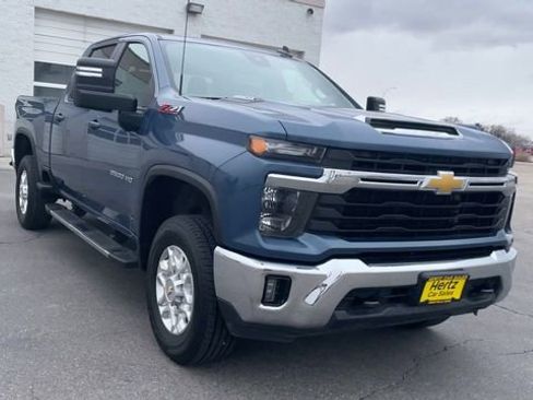 Used 2024 Chevrolet Silverado 2500 LT image 4