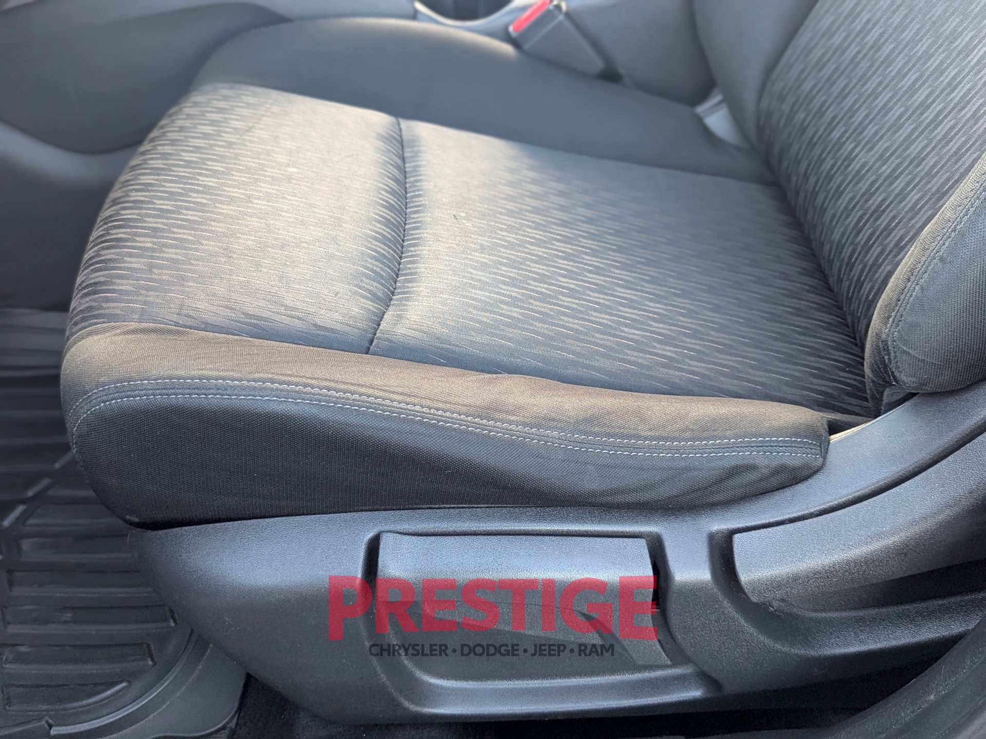 Used 2020 Nissan Rogue S FWD image 22