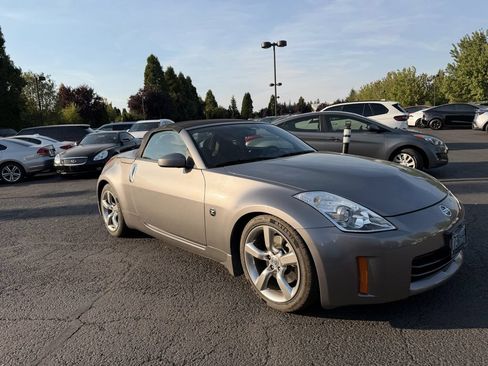 Used 2007 Nissan 350Z Enthusiast RWD image 8