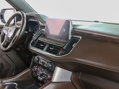 Used 2023 Chevrolet Suburban Z71 image 30