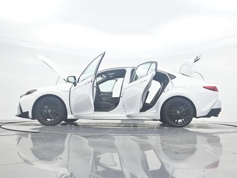 Used 2025 Toyota Camry SE FWD image 43