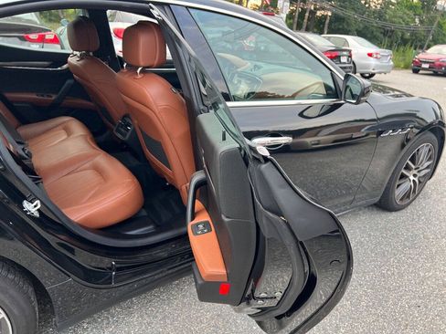 Used 2019 Maserati Ghibli RWD image 14