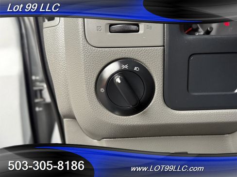 Used 2021 Nissan NV 3500 SV image 32