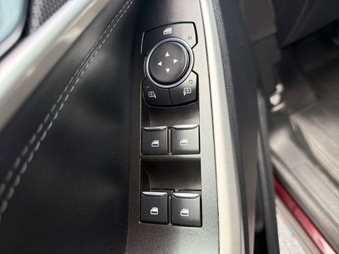 Used 2022 Ford Explorer XLT w/ Equipment Group 202A RWD image 19