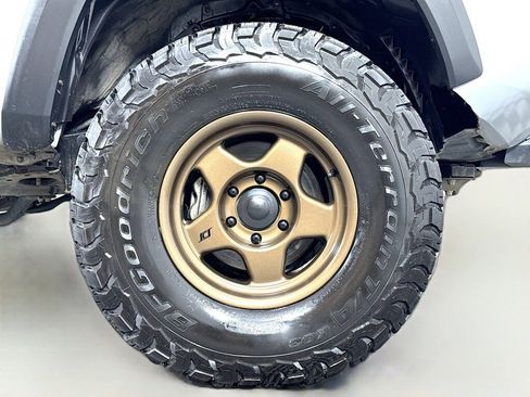Used 2021 Toyota Tacoma TRD Off-Road image 39