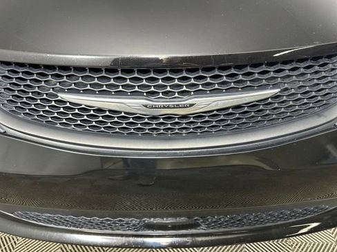 Used 2024 Chrysler Voyager LX image 9