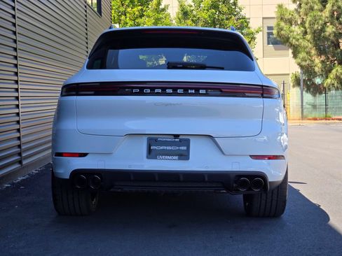 New 2026 Porsche Cayenne AWD/4WD image 6