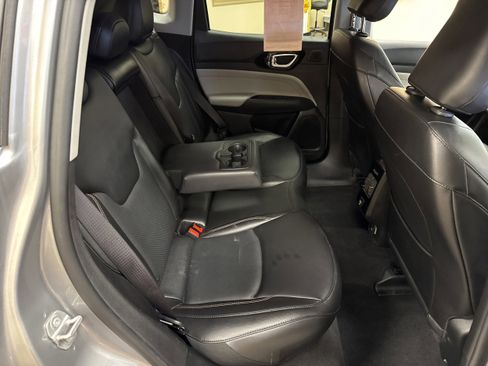 Used 2022 Jeep Compass Limited w/ Sun and Sound Group image 19