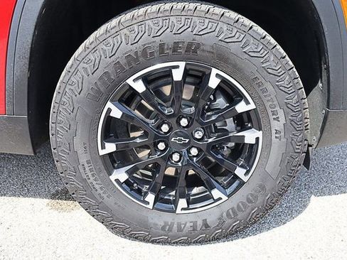 Used 2024 Chevrolet Traverse Z71 image 13