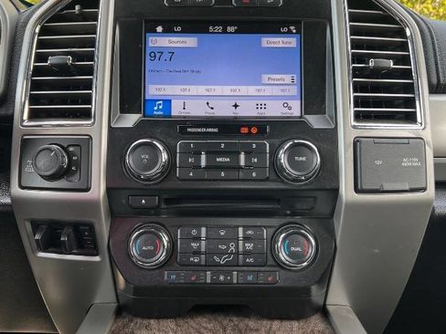 Used 2017 Ford F250 Lariat w/ Lariat Ultimate Package AWD/4WD image 29