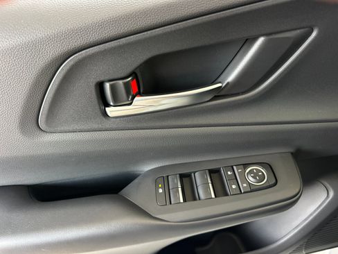 New 2026 Toyota Prius Plug-In Hybrid FWD image 10
