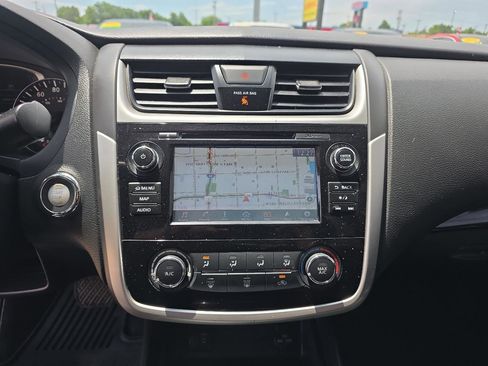 Used 2016 Nissan Maxima Platinum FWD image 16