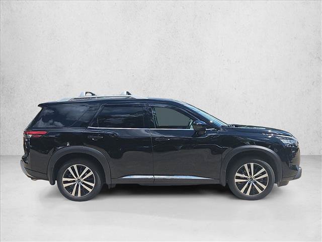 Used 2025 Nissan Pathfinder Platinum w/ Cargo Package FWD image 4